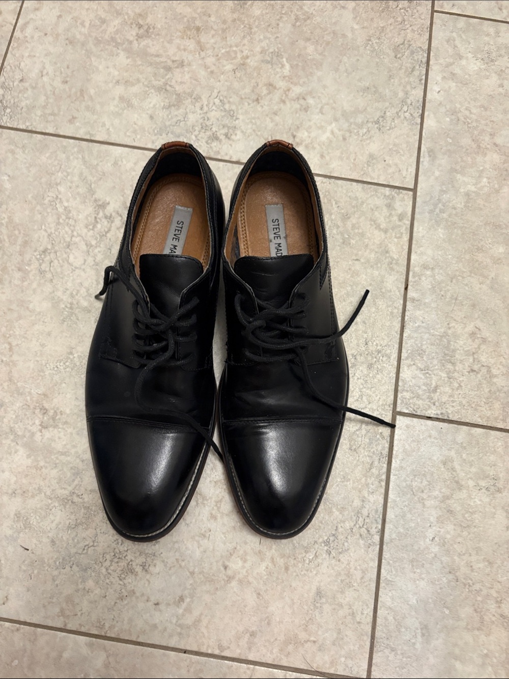 Steve Madden Men’s Black Leather Cap Toe Derby Shoes
